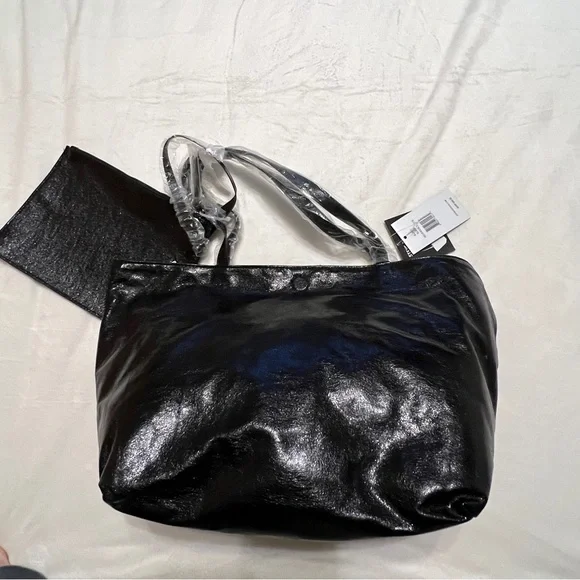 NWT Steve Madden Blady Black & Blue Reversible Floral Tote w/ Cosmetic Bag - Picture 3 of 6